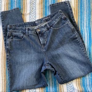 Style & Co Curvy Skinny Leg Jeans Please Read**